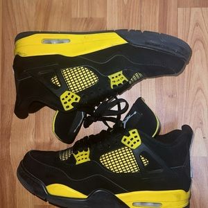 Jordan thunder 4s
